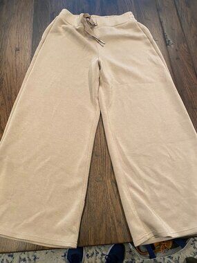 Spanx Out of Office Cropped Pants Light Beige Size Large
